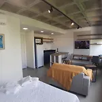 Studio contemporâneo em prédio novíssimo