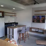 Studio contemporâneo em prédio novíssimo